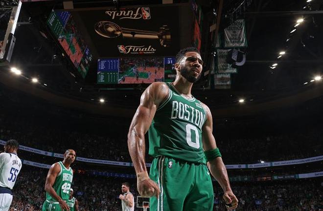 他必须在一 他必须在一